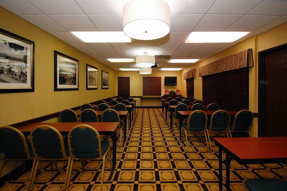 Western Galleria & Hotel 3*