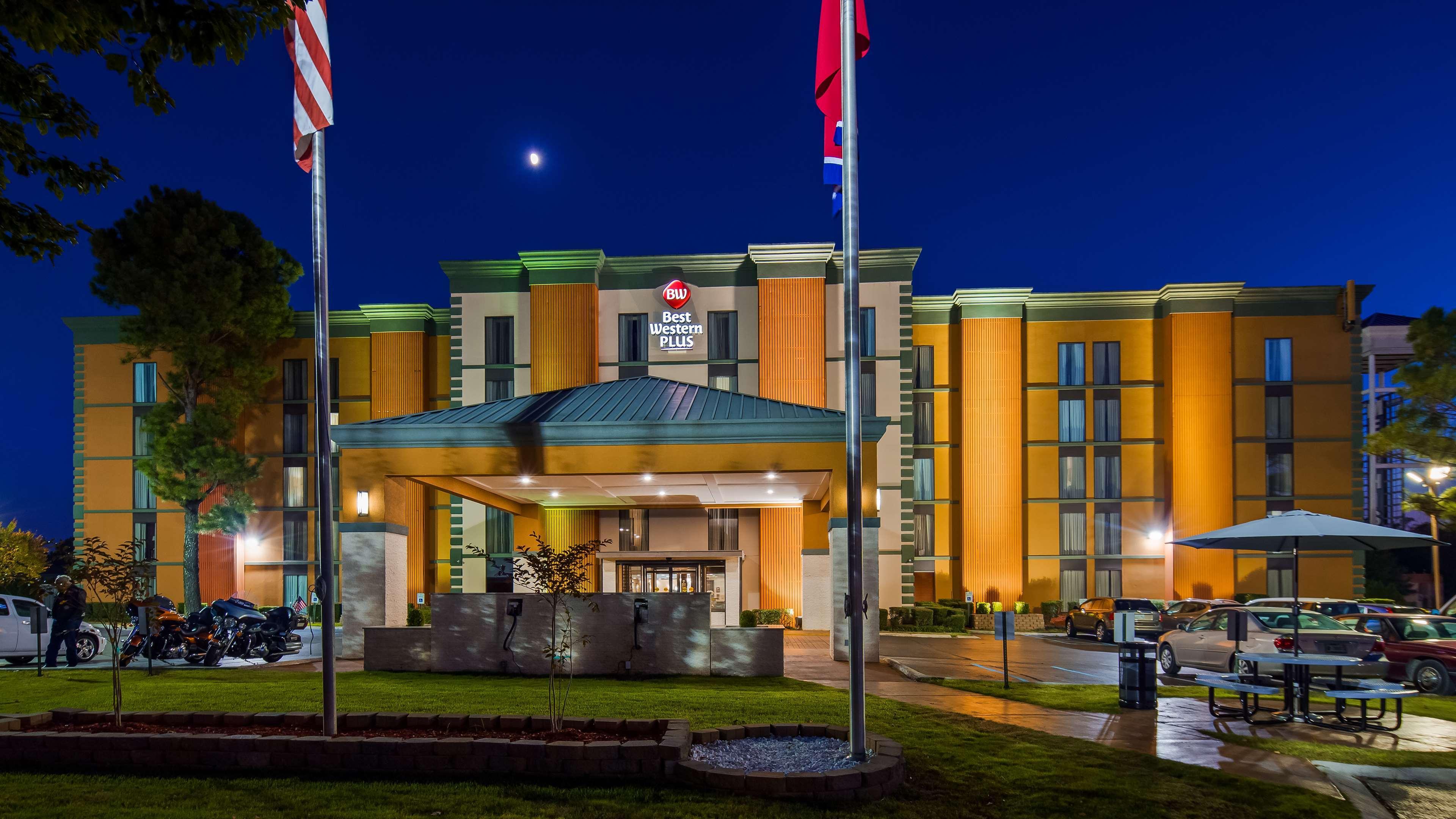 Western Galleria & Hotel Memphis