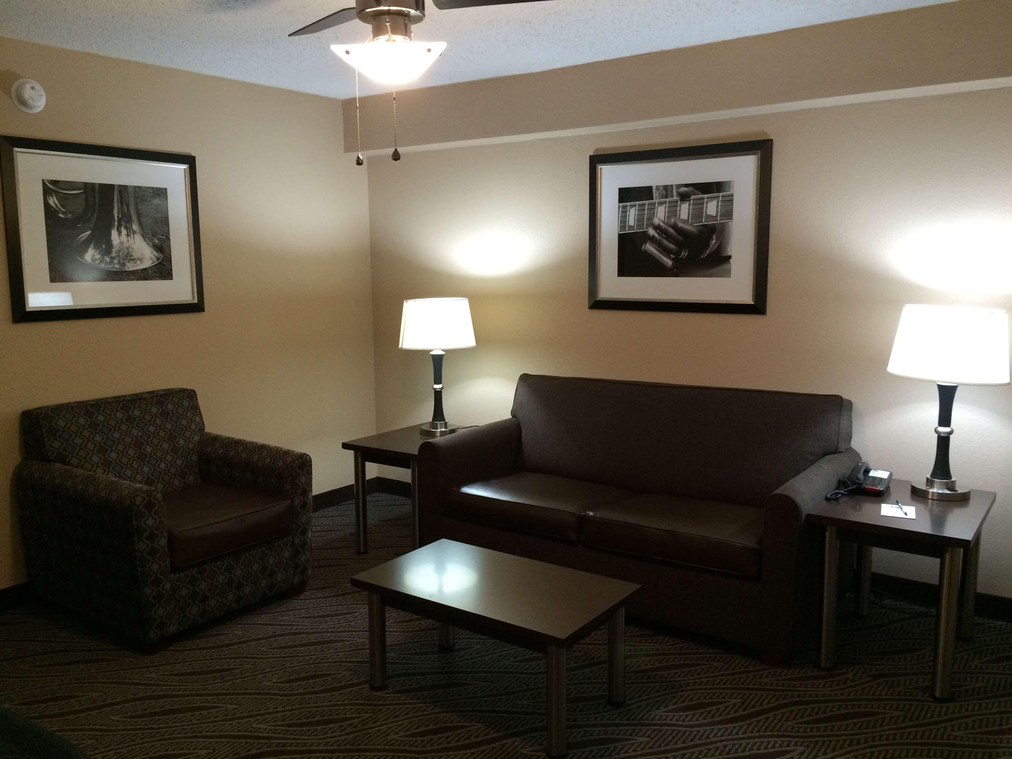 Western Galleria & 3*