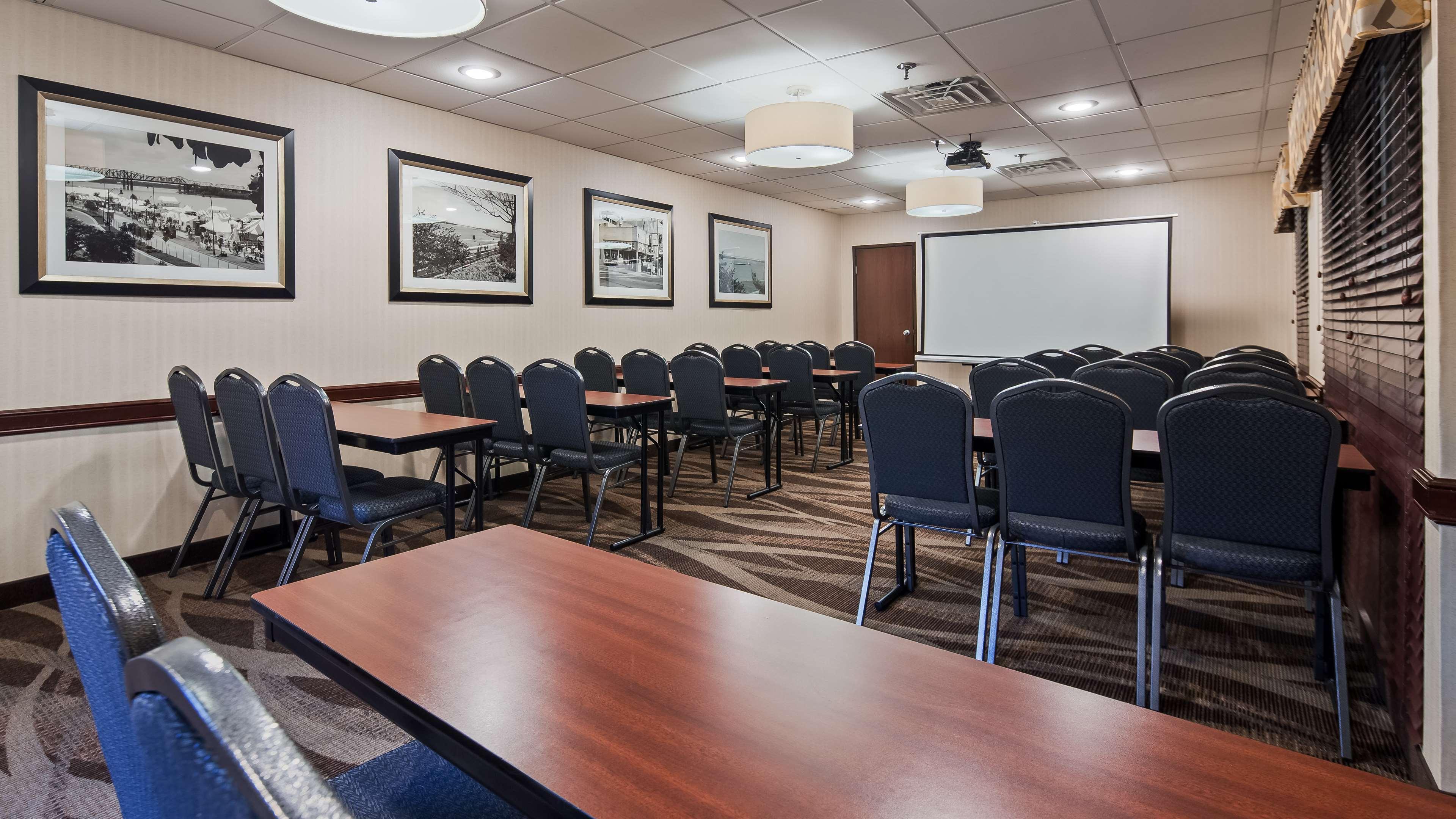 Western Galleria Inn&suites 3*