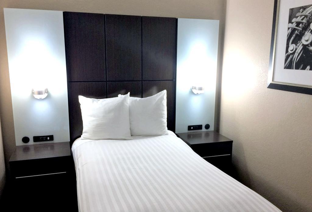Western Galleria Inn&suites 3*