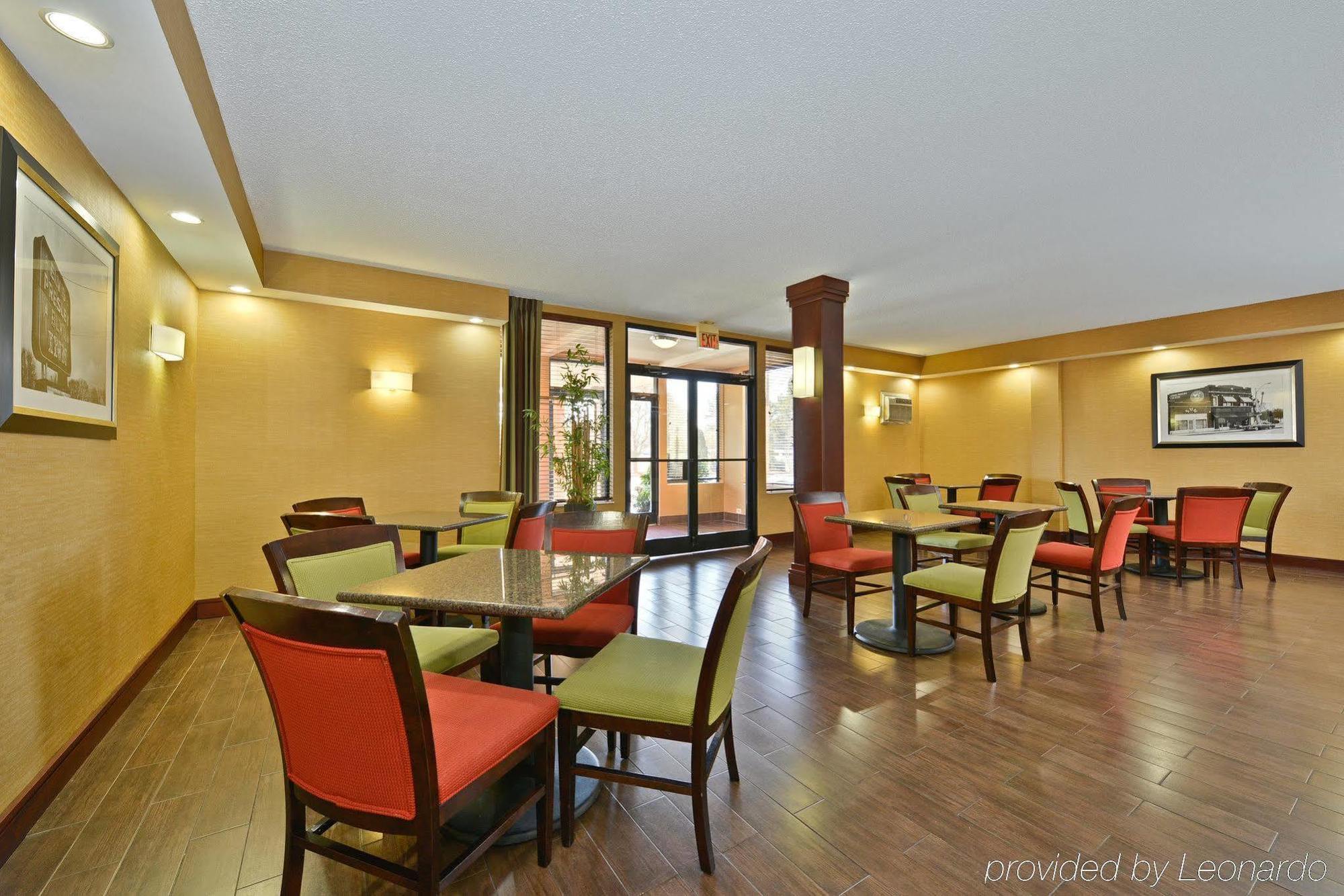 Western Galleria Inn&suites Hotel 3*