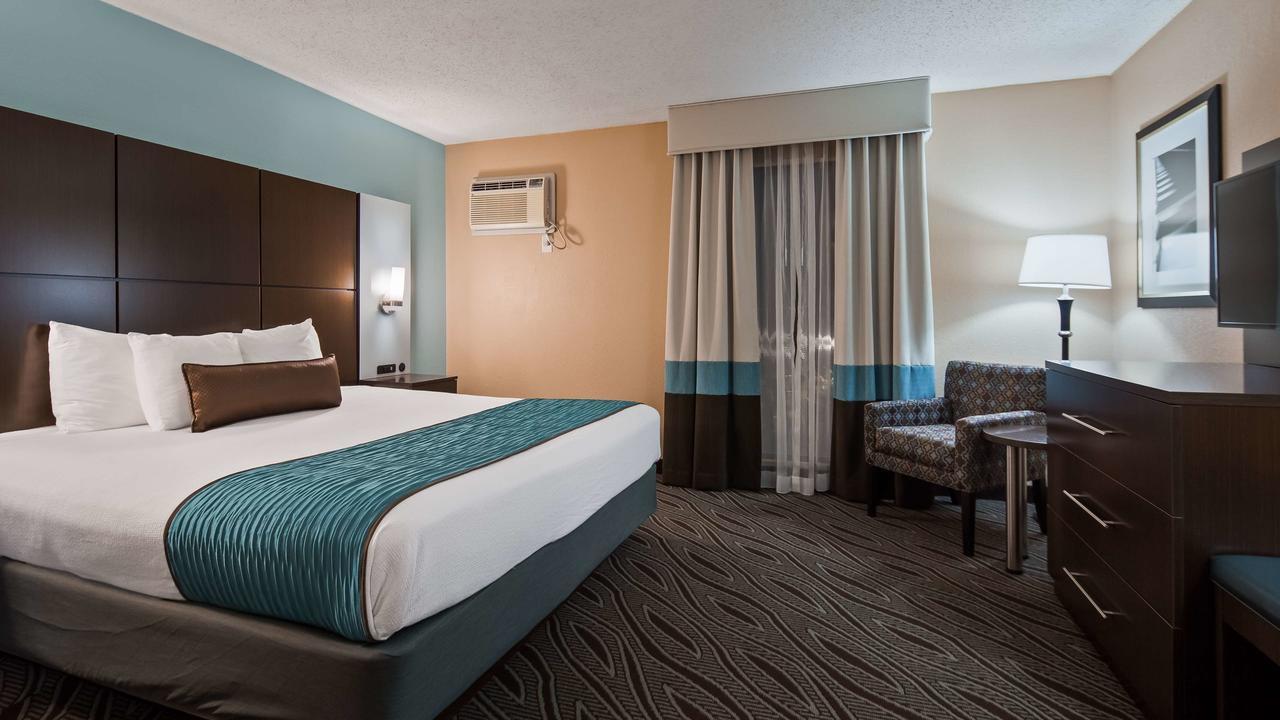 Western Galleria Inn&suites 3*