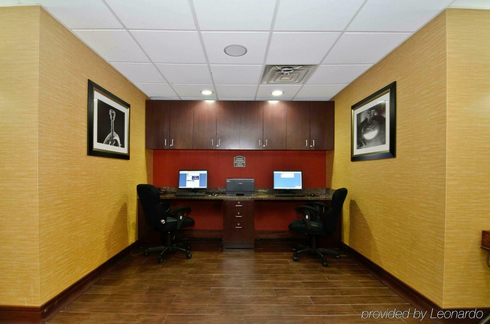 Western Galleria Inn&suites 3*